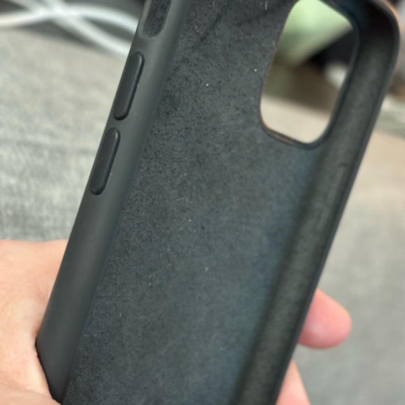 Original Apple iPhone 11 Pro Silicone Skin Case - Picture 4 of 4